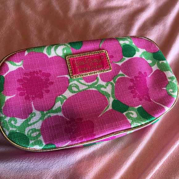 Lilly Pulitzer Handbags - New Lilly Pulitzer x Estee Lauder Makeup Bag